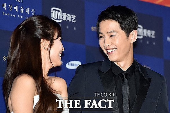 Song Hye Kyo và Song Joong Ki ly hôn: Còn đâu tình yêu cổ tích? song hye kyo va song joong ki ly hon con dau tinh yeu co tich