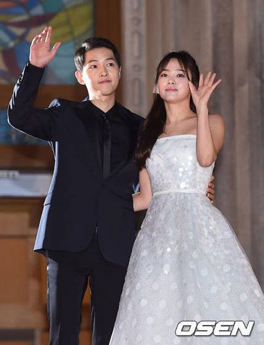 Song Hye Kyo và Song Joong Ki ly hôn: Còn đâu tình yêu cổ tích? song hye kyo va song joong ki ly hon con dau tinh yeu co tich