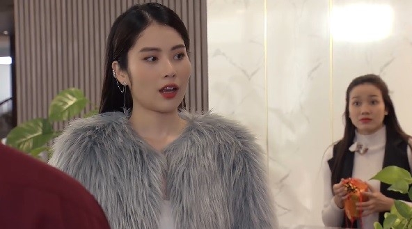 Hương vị tình thân tập 35: Kỳ Duyên – vợ sắp cưới của Long xuất hiện, cả Thy lẫn Nam sẽ ‘ngã ngửa người’? Hương vị tình thân tập 35: Kỳ Duyên – vợ sắp cưới của Long xuất hiện, cả Thy lẫn Nam sẽ ‘ngã ngửa người’?