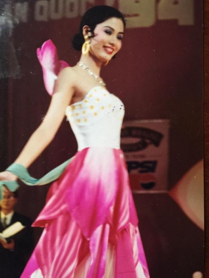 Hình ảnh đăng quang gây sốt của Hoa hậu Thu Thủy