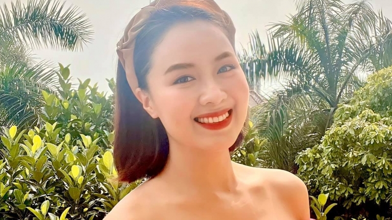 Sao Việt tuần qua: Hồng Diễm rạng rỡ những ngày ở nhà phòng dịch, MC Lê Anh khoe ảnh con trai đầu lòng, Phi Nhung dính lùm xùm 'con nuôi'