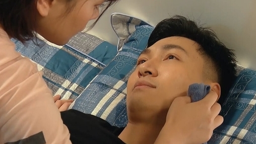 Hương vị tình thân tập 47: Người thứ 3 xuất hiện khi Long đang có ý định cưỡng hôn Nam