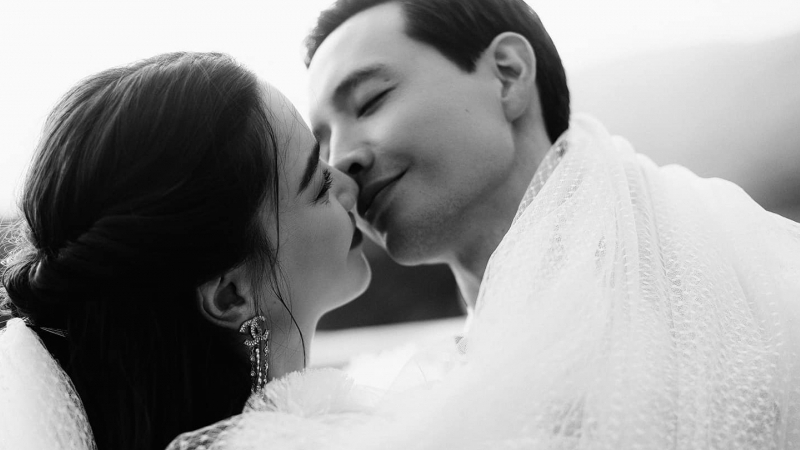 Sao Việt tuần qua: Hồ Ngọc Hà tung ảnh kỷ niệm 4 năm ngày cưới, Mỹ Tâm nhận 'bão like' dù chụp ảnh trong vườn nhà, Ngọc Trinh lại gây sốt