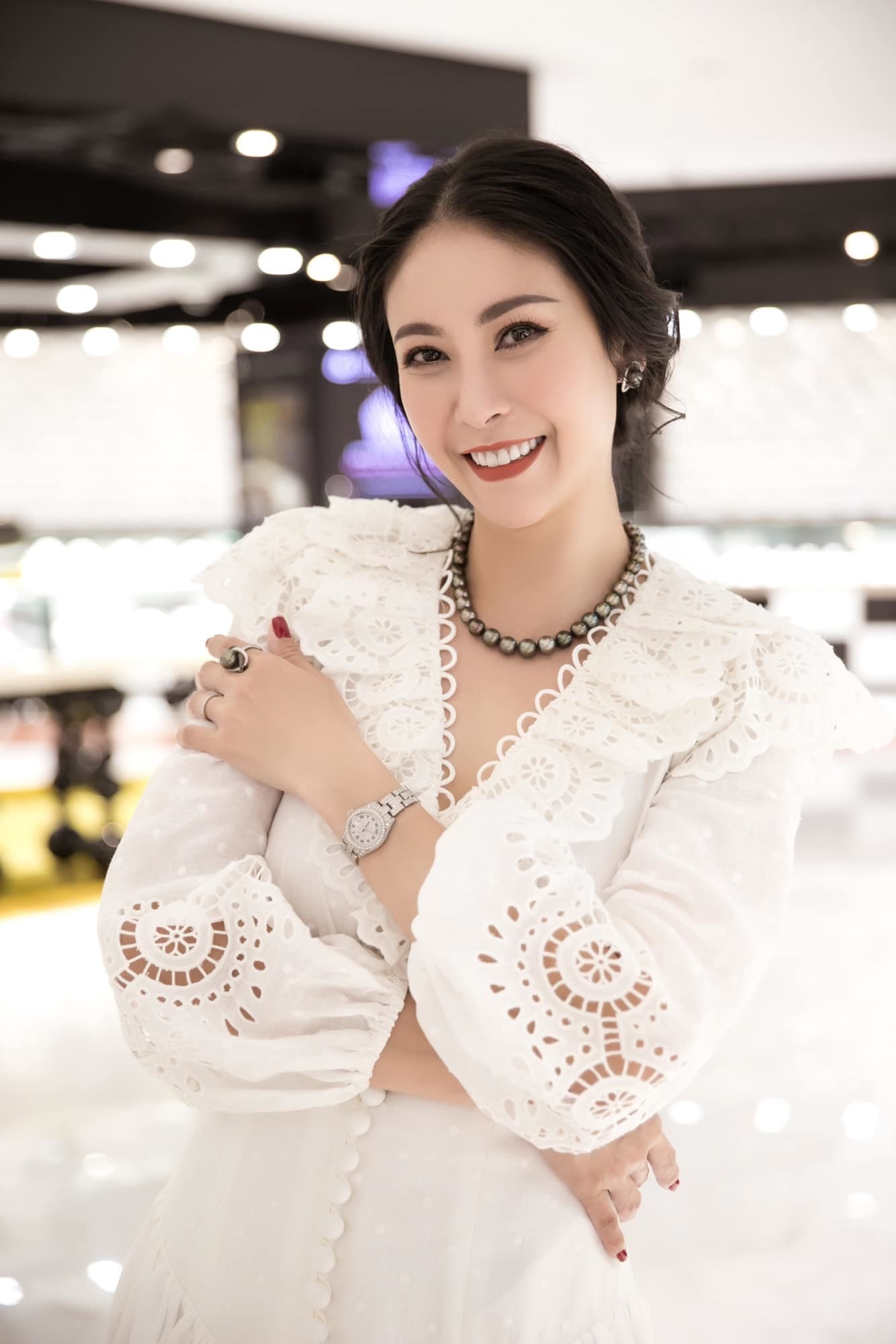 Nhan sắc đáng ngưỡng mộ của Hoa hậu Hà Kiều Anh