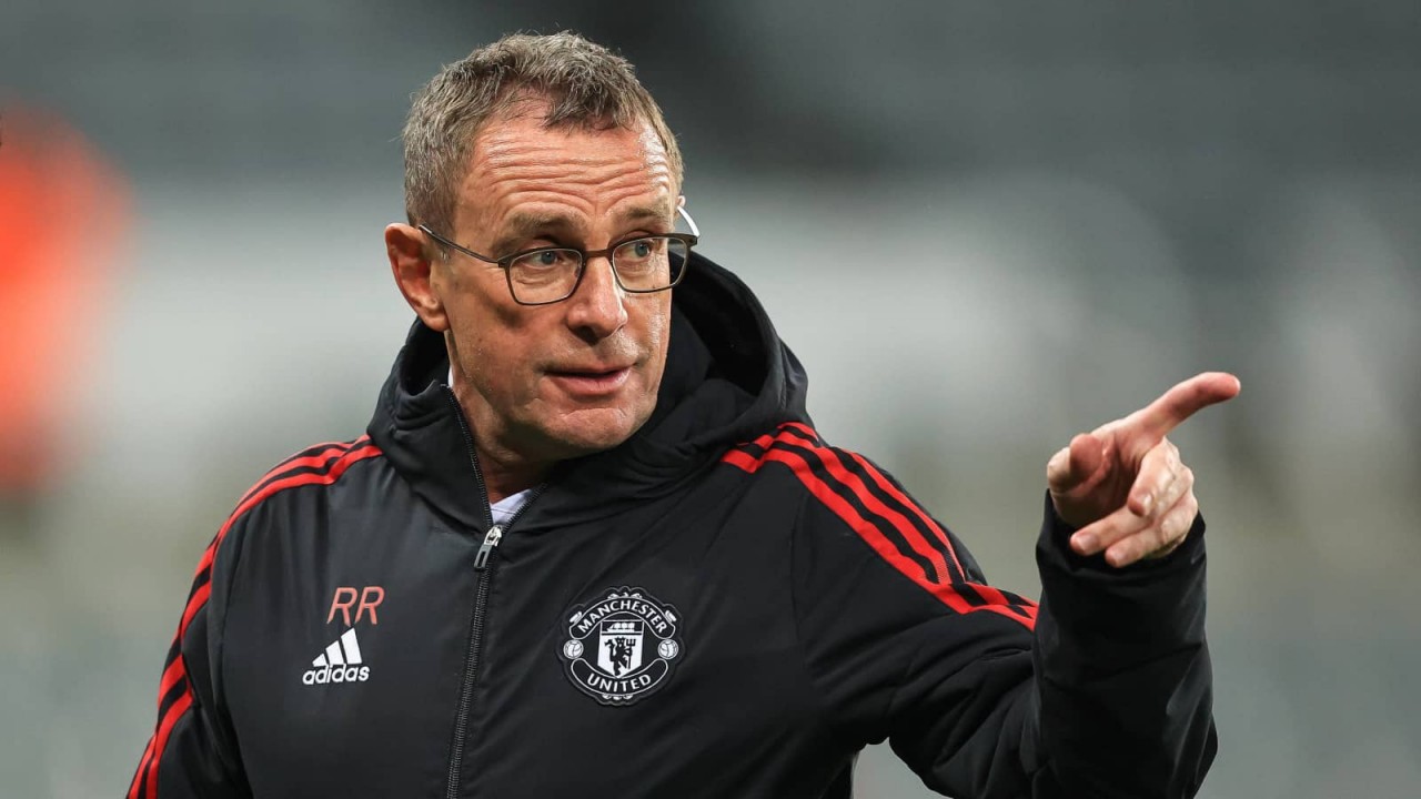 Vừa rời Man Utd, HLV Rangnick giúp đội bóng mới tạo nên cú sốc lớn