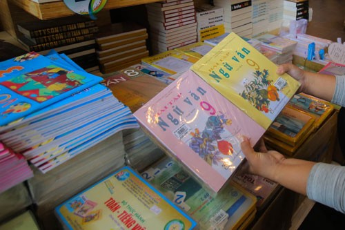 Các trường không được đóng gói bán SGK kèm sách bài tập, tham khảo Các trường không được đóng gói bán SGK kèm sách bài tập, tham khảo