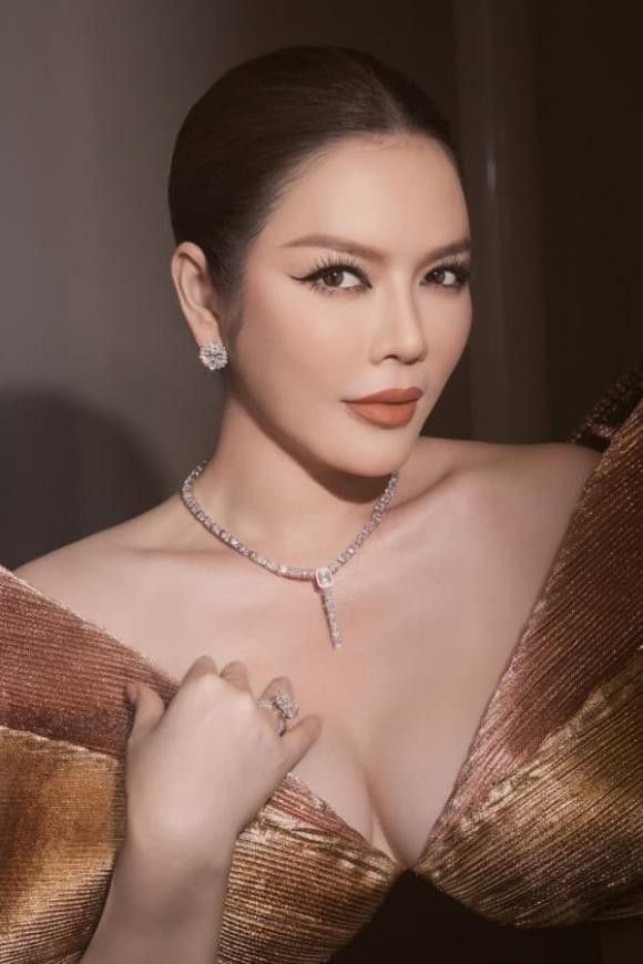 Lý Nhã Kỳ hé lộ những bộ cánh bỏ lỡ tại LHP Cannes 2022