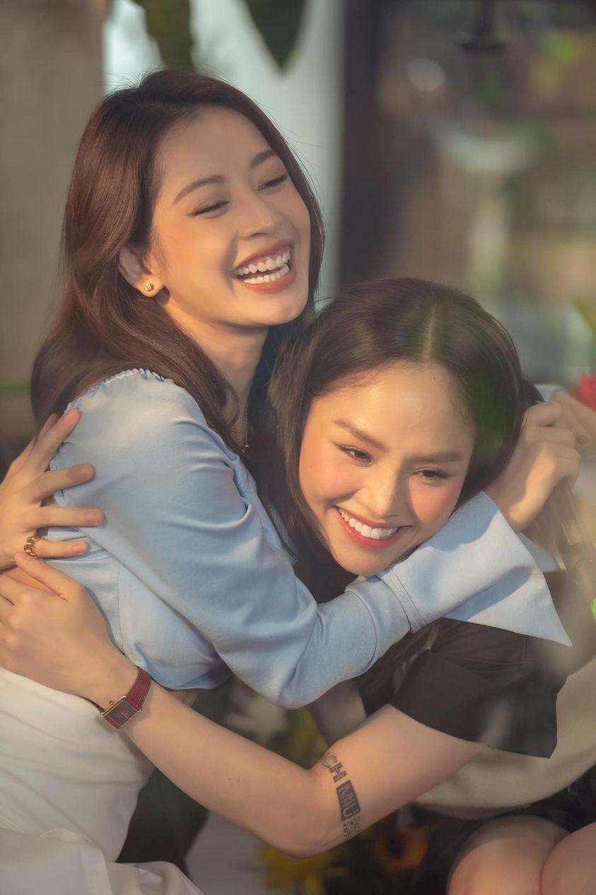 Sao Việt: Noo Phước Thịnh 'tình tứ' bên Mai Phương Thúy,