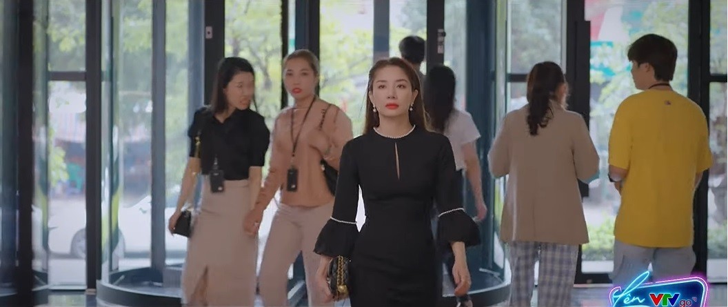 Thương ngày nắng về phần 2 tập 35: Xuất hiện người phụ nữ sẽ 'làm mưa làm gió' tại Hoàng Kim, Trang đối đầu chủ tịch Thương ngày nắng về phần 2 tập 35: Xuất hiện người phụ nữ sẽ 'làm mưa làm gió' tại Hoàng Kim, Trang đối đầu chủ tịch