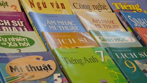 Yêu cầu làm rõ các vấn đề liên quan đến sách giáo khoa mới trên tinh thần công khai, cởi mở