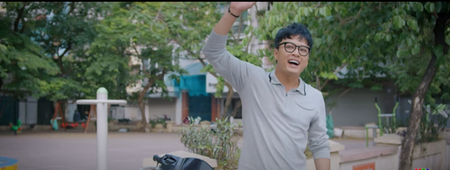 Thương ngày nắng về phần 2 tập 37: Phong bị lộ tẩy, Đức choáng khi vợ cũ lên xe của người đàn ông lạ