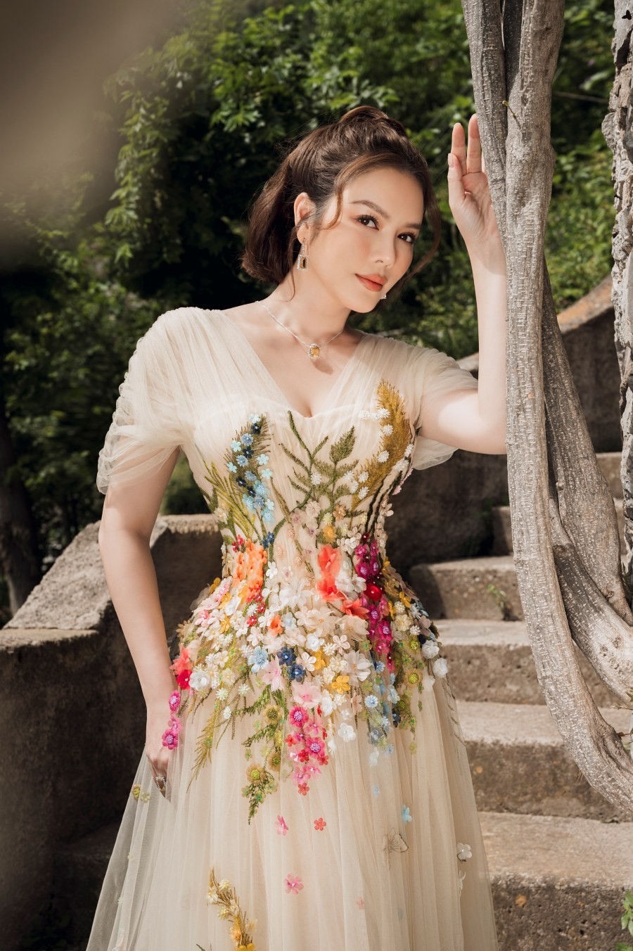 Lý Nhã Kỳ 'hóa nàng thơ' bên bờ biển Positano, Italy Lý Nhã Kỳ 'hóa nàng thơ' bên bờ biển Positano, Italy