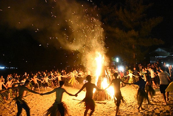 doan dai bieu trai he viet nam giao luu voi thanh nien quang ngai