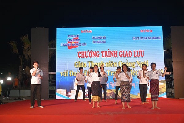 doan dai bieu trai he viet nam giao luu voi thanh nien quang ngai