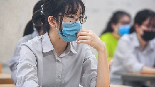 Tranh cãi đề thi Giáo dục công dân: Phản cảm, đánh đố thí sinh?