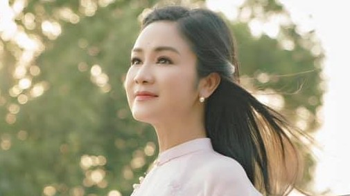 Sao Việt tuần qua: 'Cô Lệ' Thanh Hương - Mùa hoa tìm lại đầy quyến rũ, NSND Thu Hà đọ sắc bên hoa, Lương Thu Trang thương nhớ Sài Gòn