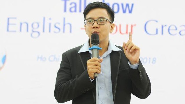 Gặp gỡ thầy giáo 9X ‘nổi như cồn’ trên mạng xã hội