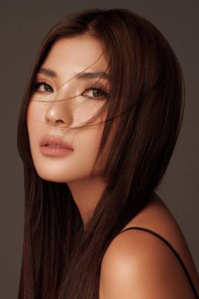 Phương Thanh cắt tóc, H'Hen Niê nấu cơm cho người dân vùng phong tỏa