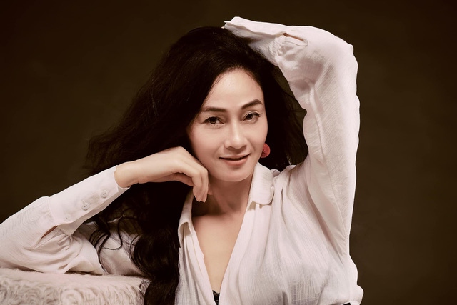 Hương vị tình thân: Ngỡ ngàng với nhan sắc trẻ trung của người đàn bà bị ghét nhất phim - Quách Thu Phương Hương vị tình thân: Ngỡ ngàng với nhan sắc trẻ trung của người đàn bà bị ghét nhất phim - Quách Thu Phương