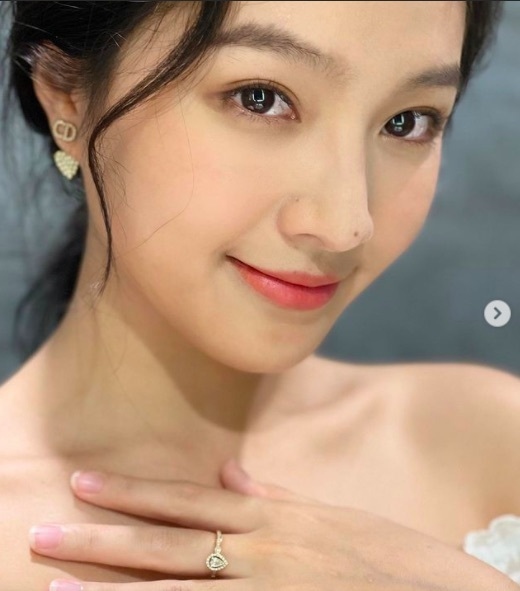 Hotgirl Ngoại thương xuất hiện trong Hương vị tình thân phần 2 Hotgirl Ngoại thương xuất hiện trong Hương vị tình thân phần 2