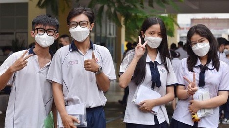 Sáng nay, các thí sinh làm bài thi khoa học tự nhiên, khoa học xã hội, chiều thi ngoại ngữ