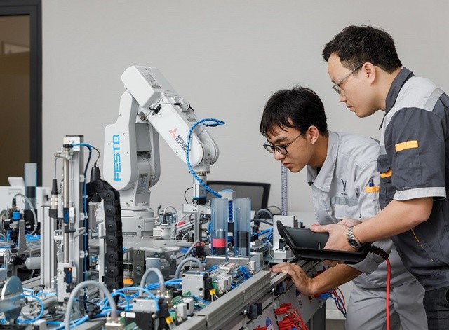 ĐBQH Phạm Trọng Nghĩa: ĐBQH Phạm Trọng Nghĩa: