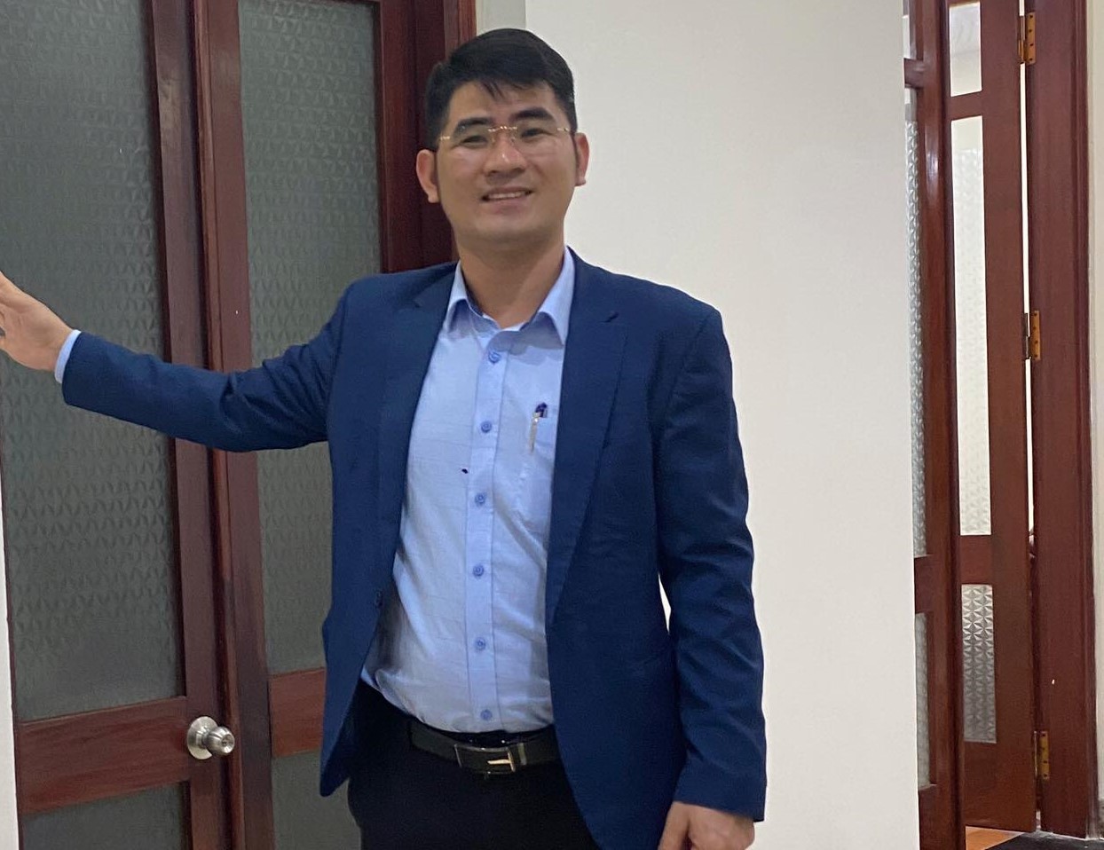 “Bạn trẻ phải tự làm giàu vốn sống và bản sắc của mình”