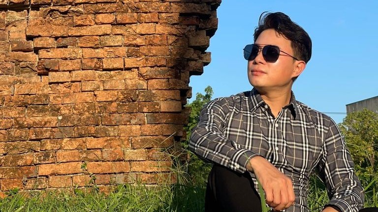 Sao Việt: MC Trịnh Lê Anh check-in tại Thành cổ Quảng Trị, Á hậu Thụy Vân đẹp dịu dàng, Noo Phước Thịnh có tâm sự cực 'chất' về nghề