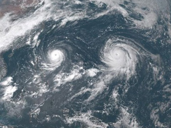 Áp thấp nhiệt đới “sinh đôi” là chuyện hiếm ở Việt Nam?