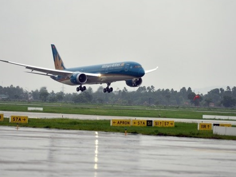 Vietnam Airlines hủy hàng loạt chuyến bay do bão số 3
