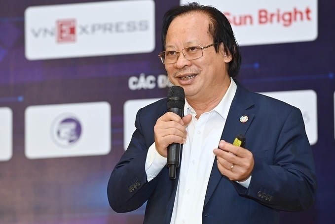 PGS. Nguyễn Viết Nhung: 'Chúng ta cần tích lũy kiến thức về Covid-19 chứ không phải máy tạo oxy'