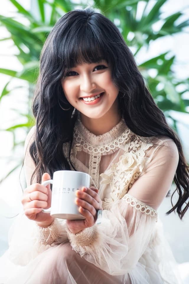 Hương vị tình thân: Nhan sắc 'em gái mưa' gây sóng gió mái ấm Huy-Thy