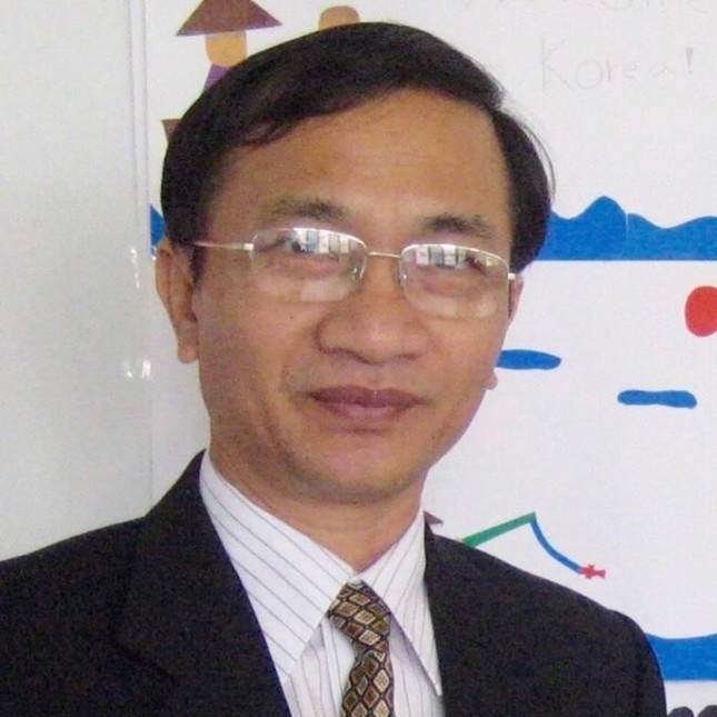TS. Hoàng Ngọc Vinh TS. Hoàng Ngọc Vinh
