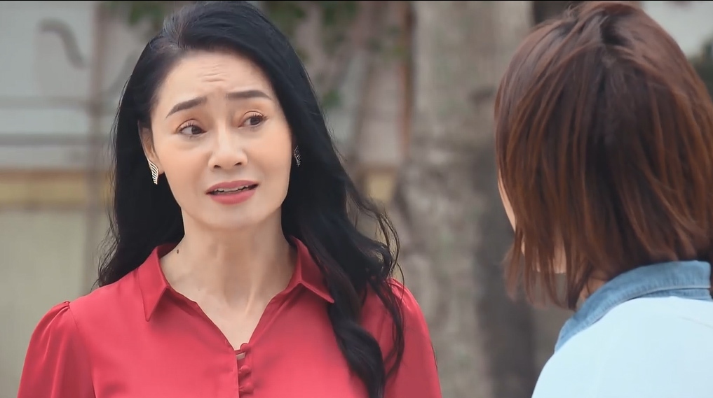 Hương vị tình thân: So bì nhan sắc thời trẻ của 3 bà mẹ xấu tính trong phim