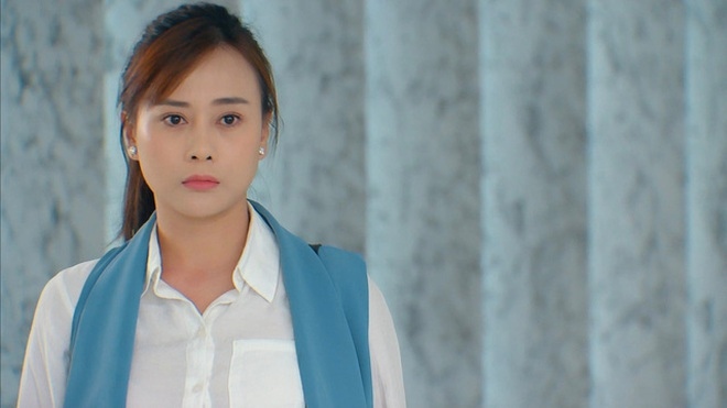 Phương Oanh đáp trả khi bị chê gu thời trang nhạt nhòa trong Hương vị tình thân Phương Oanh đáp trả khi bị chê gu thời trang nhạt nhòa trong Hương vị tình thân