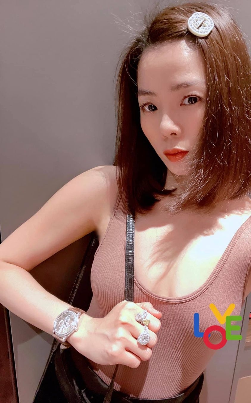 Sao Việt: Lý Nhã Kỳ quyến rũ vô đối, Phương Oanh phim Hương vị tình thân đầy tâm trạng