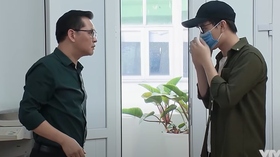 Ngày mai bình yên tập 6: Trà và Hòa bị bại lộ chỉ tại cái mũ, dở khóc dở cười khi bố ông Phát bị ‘bỏ quên’ ngoài đường