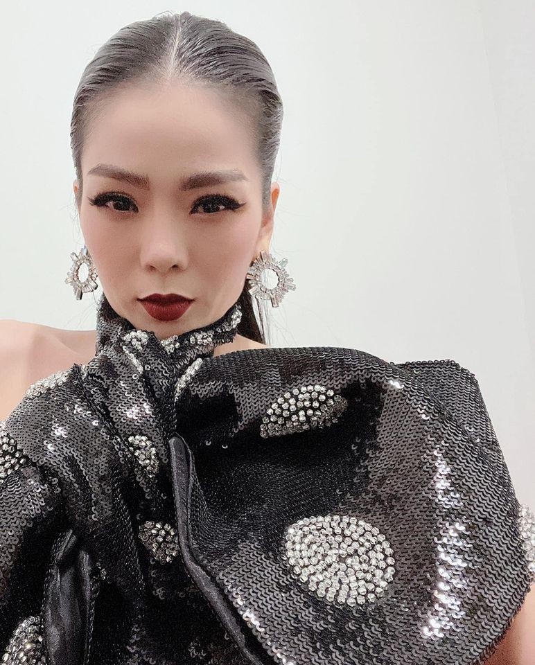 Sao Việt: Đình Tú - Huyền Lizzie phim Thương ngày nắng về đăng dòng trạng thái lạ...