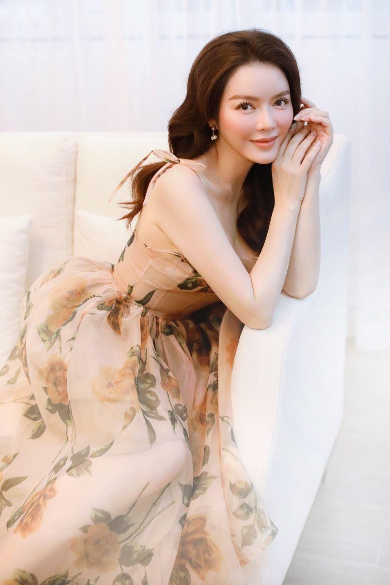 Lý Nhã Kỳ khoe dáng bốc lửa Lý Nhã Kỳ khoe dáng bốc lửa