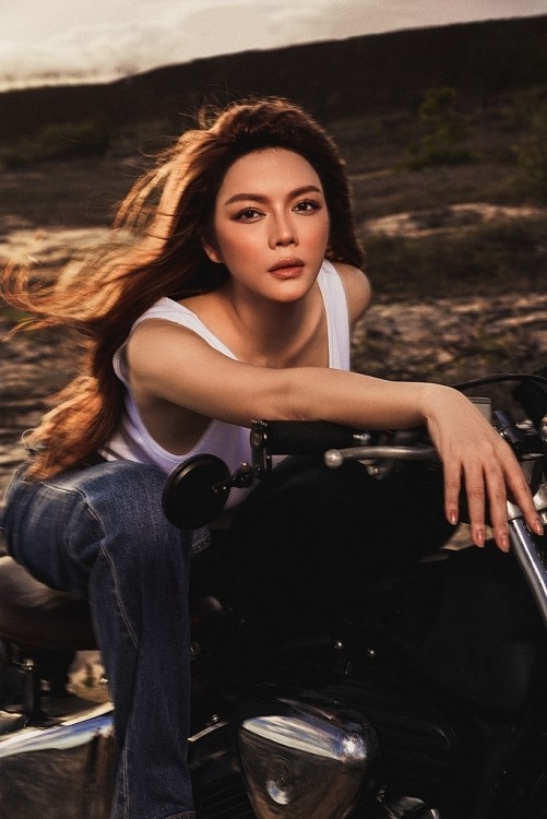 Lý Nhã Kỳ khoe dáng bốc lửa Lý Nhã Kỳ khoe dáng bốc lửa