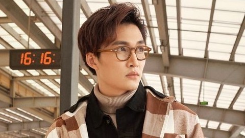 Sao Việt: Đình Tú khoe ảnh điển trai sau khi 'xả vai' phim Thương ngày nắng về, Lương Thế Thành 'tình bể bình' bên bà xã xinh đẹp