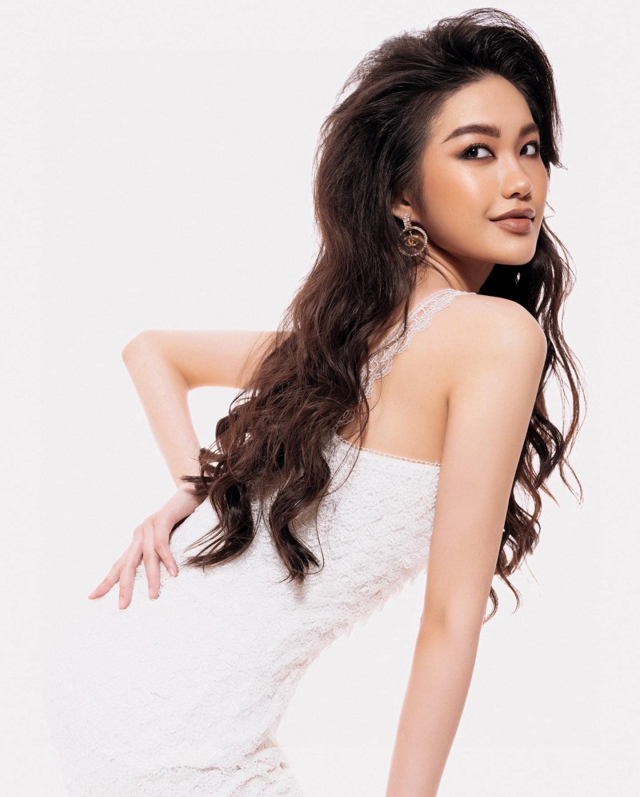 Nhan sắc Doãn Hải My 'đốn tim' người hâm mộ