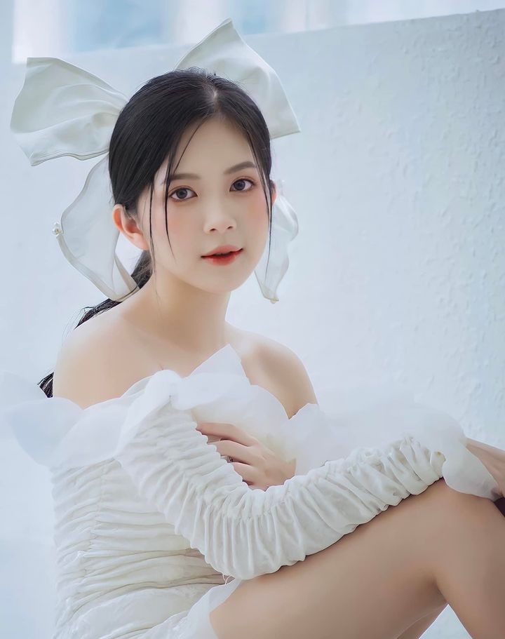 Garage hạnh phúc: Vẻ ngoài sắc sảo của Ngọc Huyền