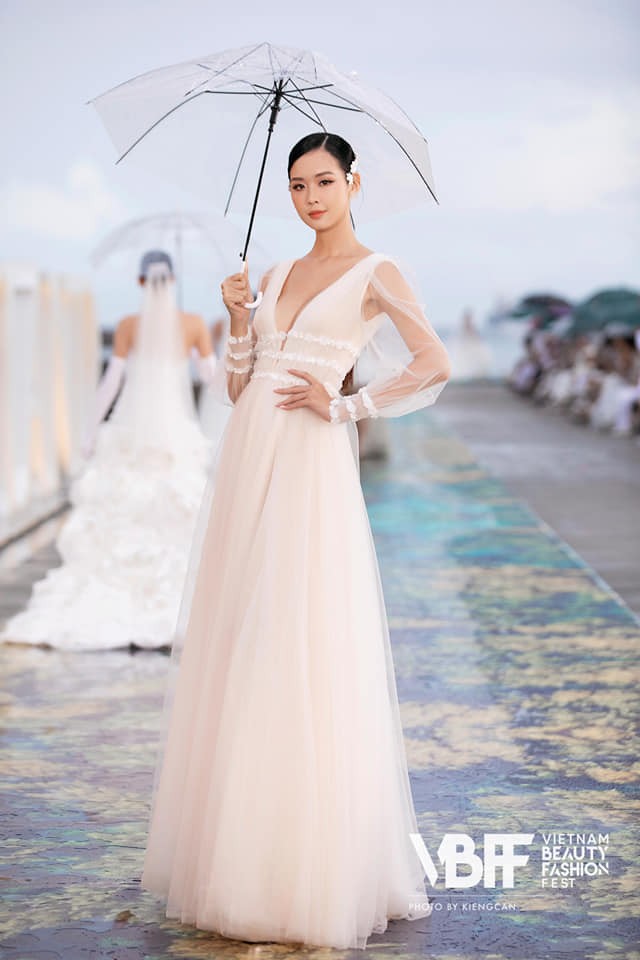 Soi nhan sắc của Á hậu Bảo Ngọc