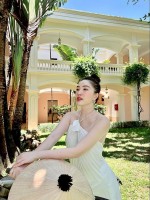 Sao Việt: Lệ Quyên, Hồ Ngọc Hà đồng loạt khoe dáng chuẩn, eo thon