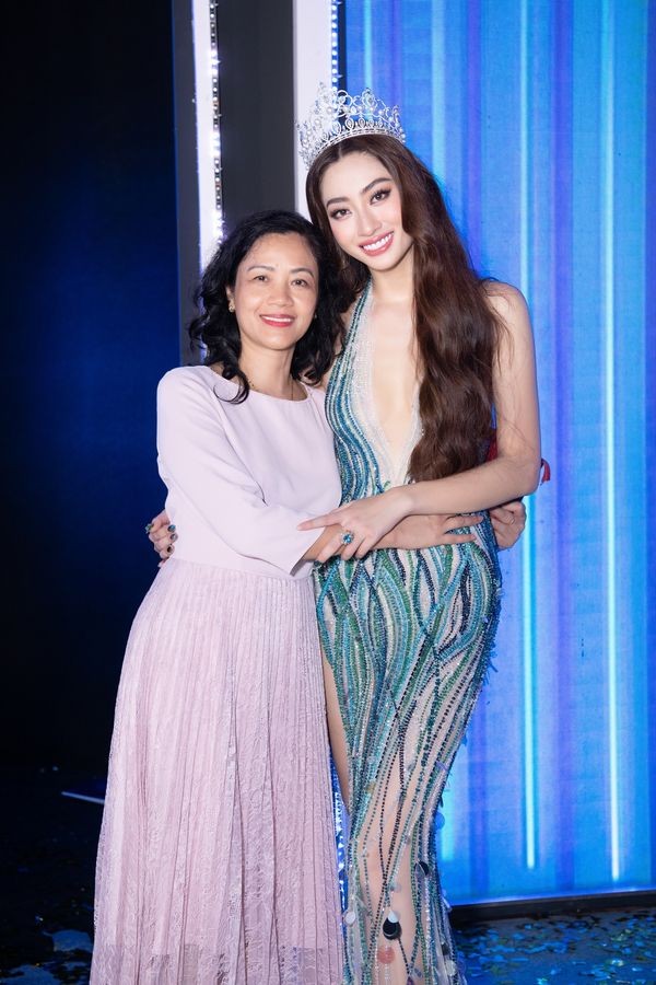 Sao Việt: Hồng Diễm...