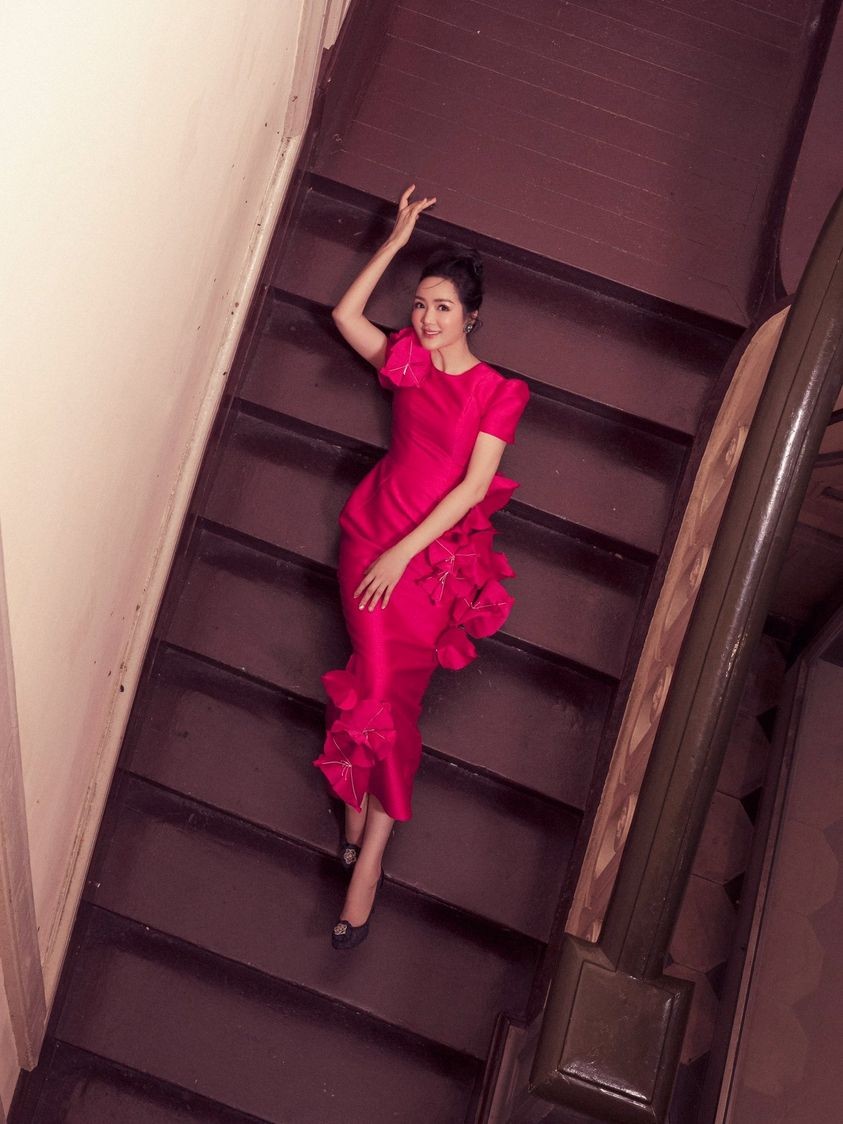 Hoa hậu Đền Hùng Giáng My ngọt ngào với màu hồng nữ tính