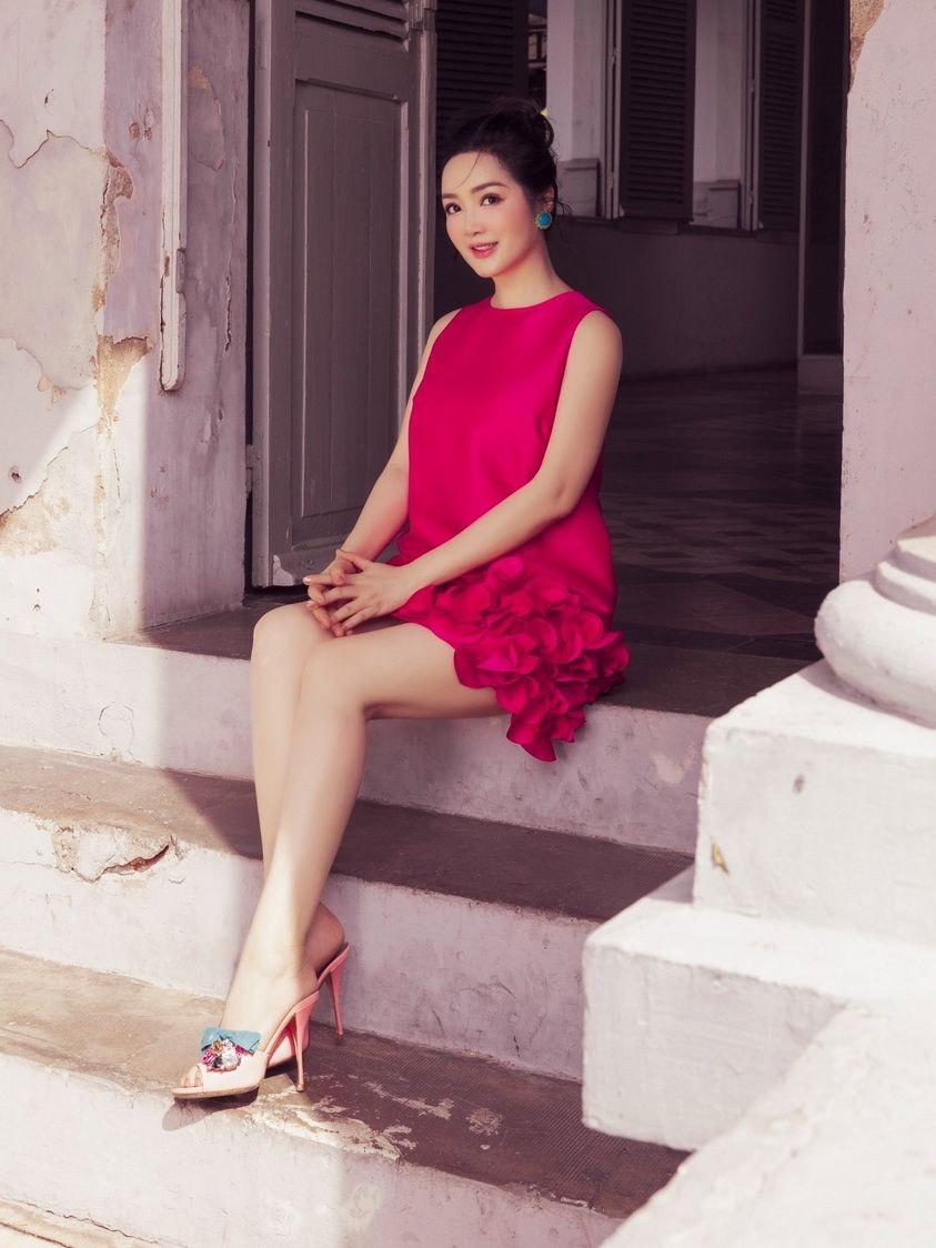 Hoa hậu Đền Hùng Giáng My ngọt ngào với màu hồng nữ tính