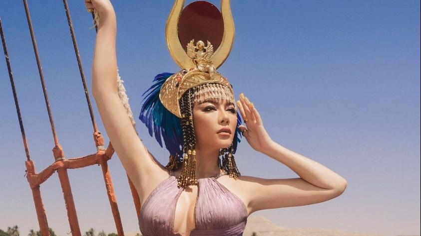 Lý Nhã Kỳ đẹp tựa nữ thần bên dòng sông Nile