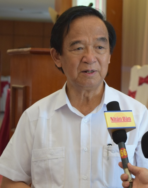 GS Nguyễn Lân Dũng: "Lấy đâu ra thầy cô đủ chuẩn để dạy ngoại ngữ?"